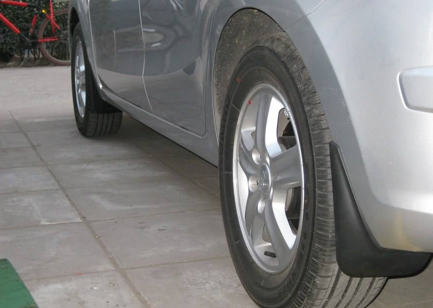 轮胎旁边这个小孔从没用过？汽修工：难怪你的车提早5年变废铁