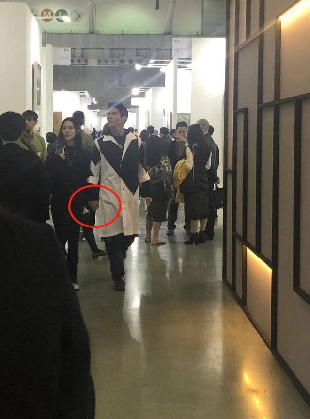 向佐郭碧婷好甜同游被偶遇,隔着屏幕都好甜,星