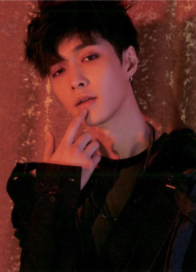 张艺兴原名图片