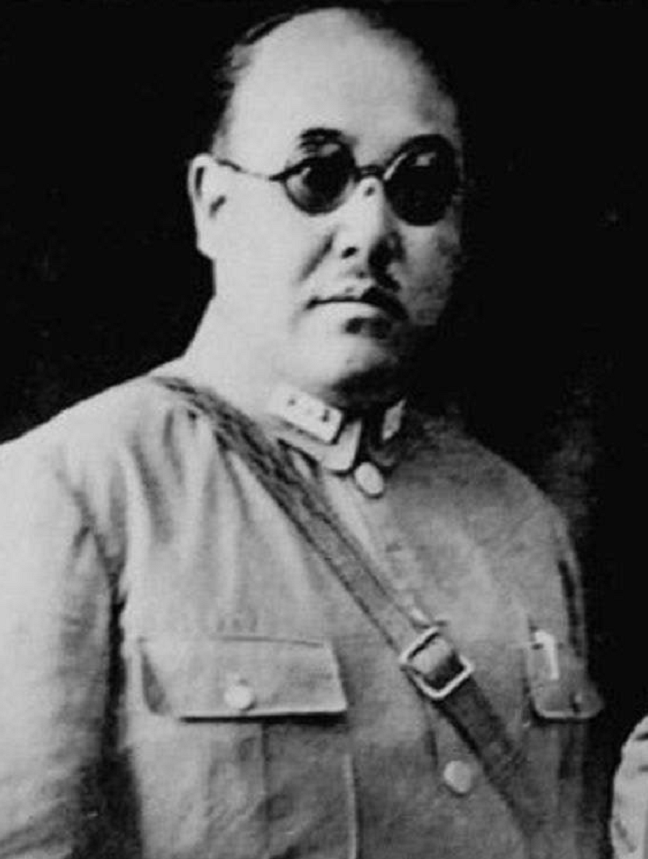 马鸿逵晚年在美国生活惨淡，被“秘书老婆”抛弃，临终说出4个字