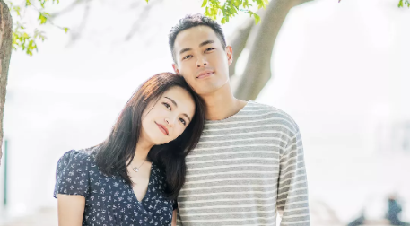 《都挺好》发白色情人节海报，明玉石天冬拥抱发糖，真甜！