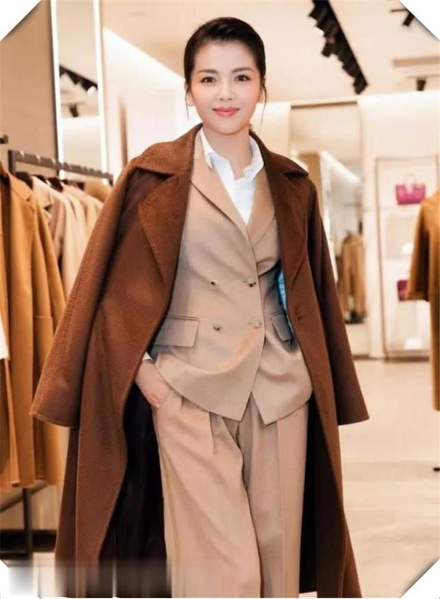 当40岁刘涛穿职业装，终于见识到中年女性最顶级的气质了