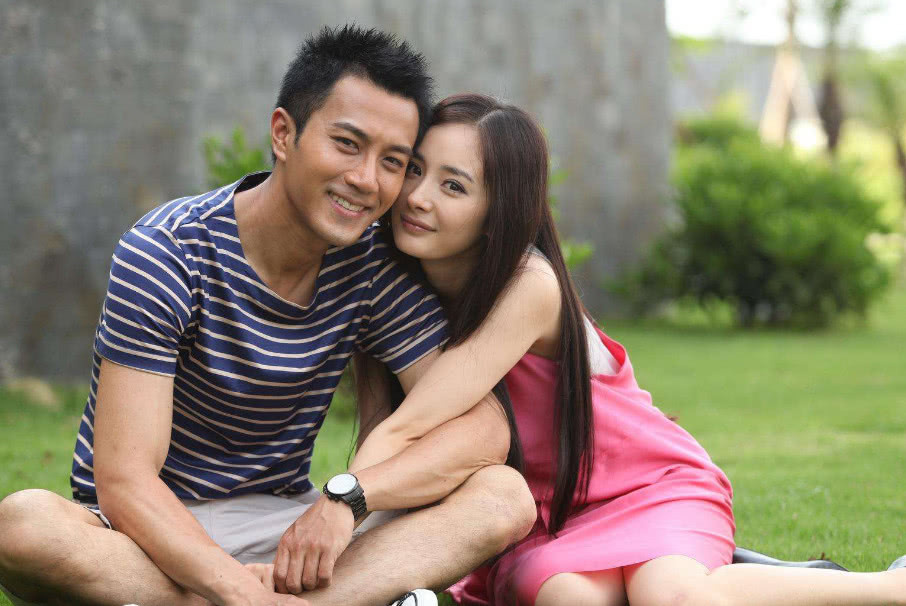 港媒爆杨幂已怀二胎,将下个月和刘恺威回港复