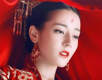 8位女星红嫁衣大PK,赵丽颖杨幂热巴皆上榜,