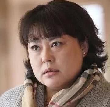 48岁女演员说实话遭导演群封杀,网友:世界上缺少会说真话的人