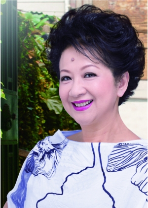 因家教严30岁才谈恋爱 却嫁了个渣男 婚房被老公一块钱卖给婆婆