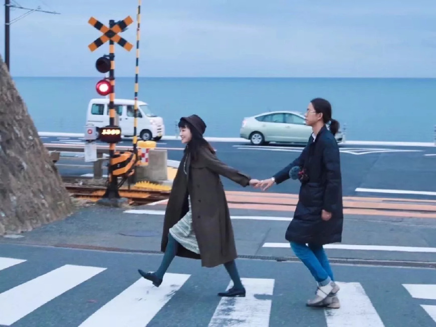 路上相爱,大学生子,没车没房,环游63国…这是一