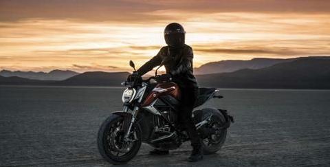 续航里程突破300公里，一小时快充电动摩托车Zero发布