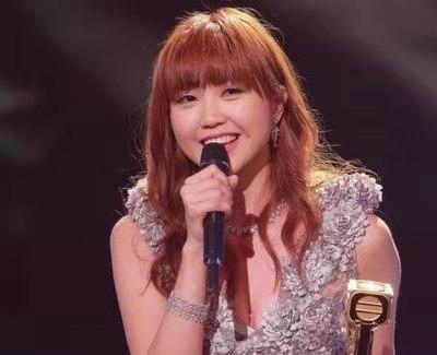 TVB主题曲一姐产子后被传婚变,她发起30天