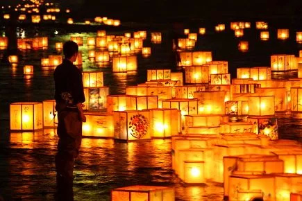 谷町君:京都的盂兰盆节,比花火大会更值得一看的理由