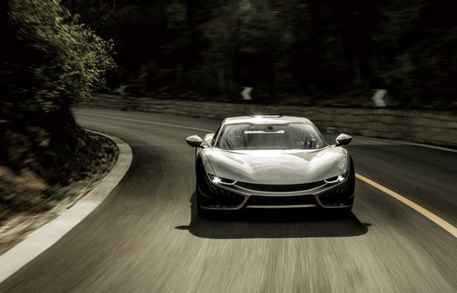 两款不输特斯拉的国产纯电车,75万的售价你看