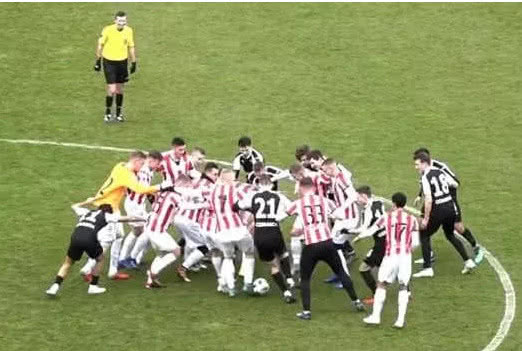 西虹市首富中足球菊花阵,竟在现实中上演,网友