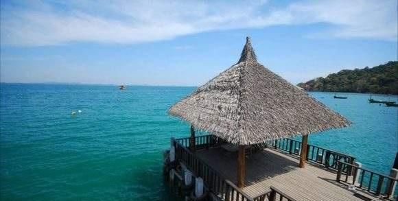 第一次去泰国旅游,导游表示:尽可能多换一些零