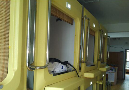 130平米民宅摆了20张床经营胶囊旅店