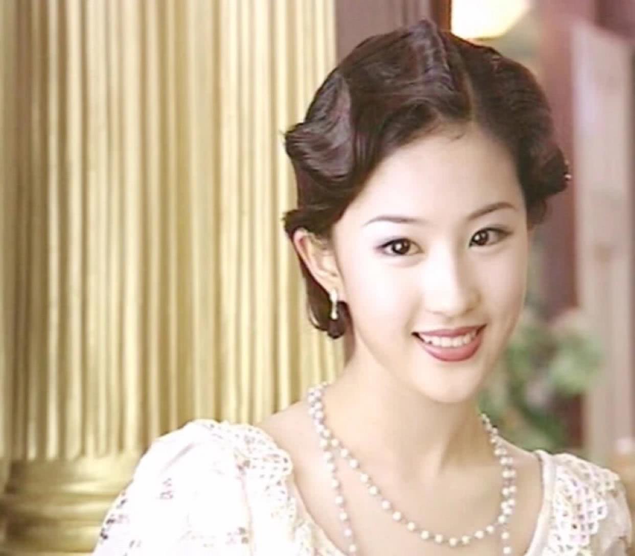 《金粉世家》不单单董洁美,女配刘亦菲冷艳高贵也是很不错