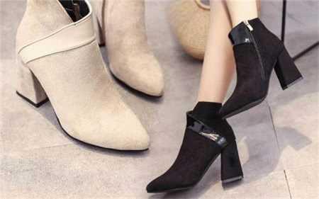 绒面鞋子穿一天就脏,只要一个小技巧变得干干净净