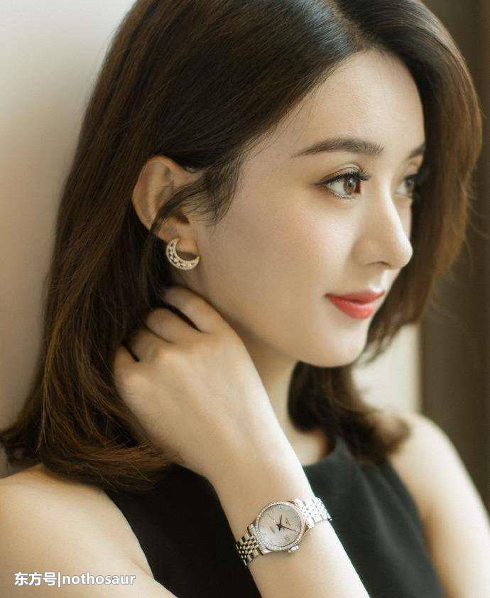娱乐圈这四位女明星"侧脸照"第二位的五官非常精致