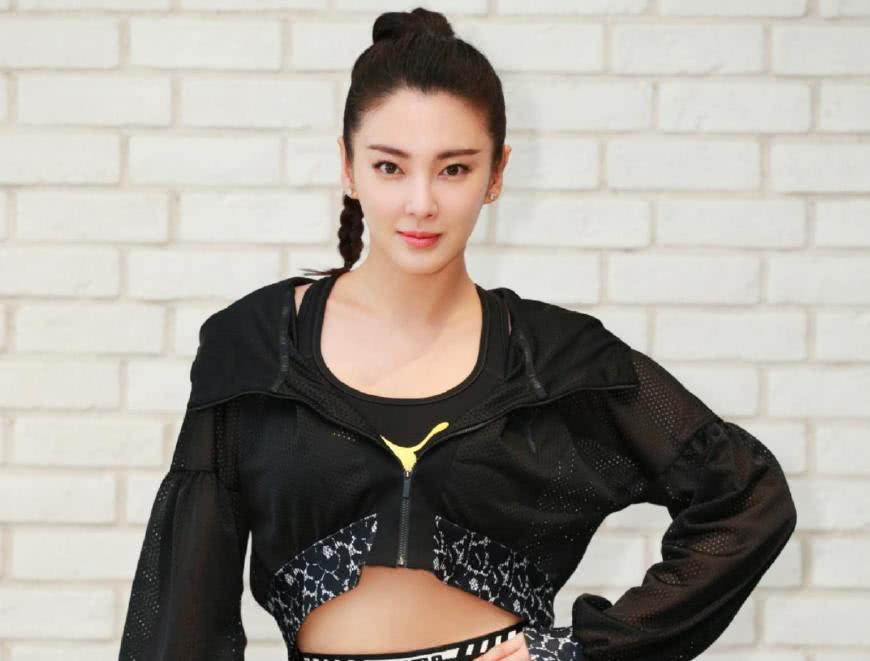 张丹峰去郑州时带着毕莹,洪欣发微博:打女人的