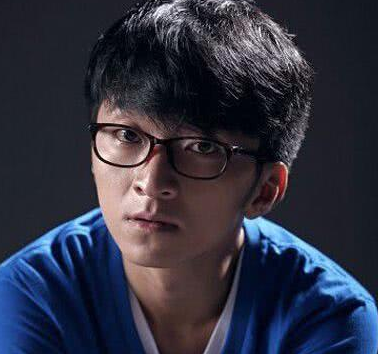 57岁蔡明儿子近照，曾是《泰囧》的编剧，长相却被人吐槽