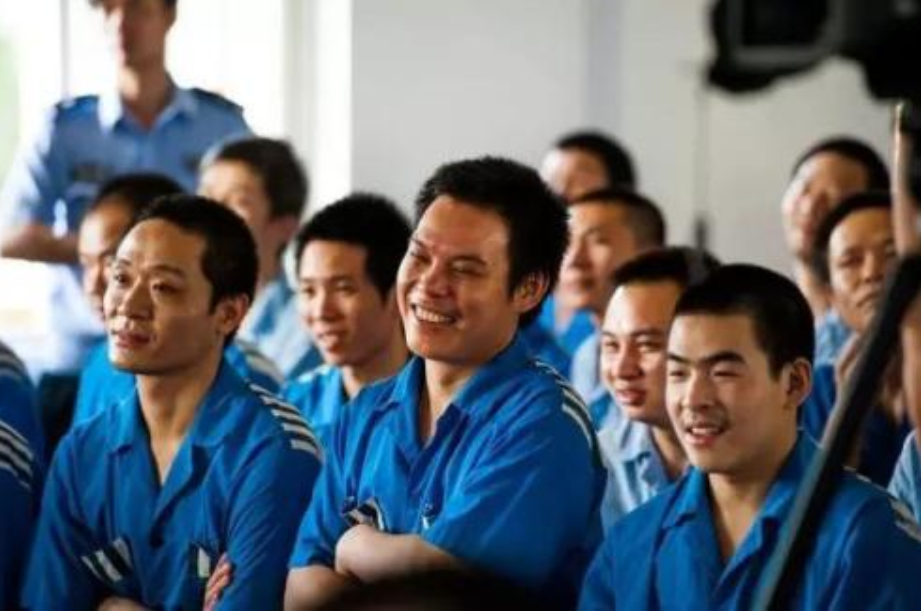 服刑期间干活的劳改犯有工资可以领吗? 答案可能和你想的不太一样