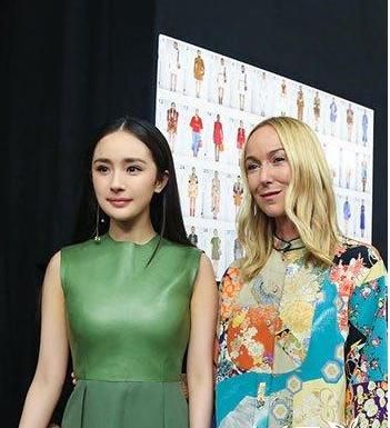 刘诗诗怀孕七月依然纤瘦,杨幂怀孕七月坚持在