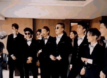 继赵丽颖冯绍峰官宣之后,快男左立结婚,伴郎