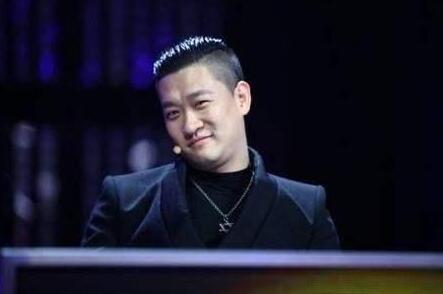 岳云鹏红不起来了,拍电影没票房,唱歌要赔50万