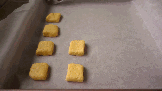 在家自制简单牛乳酥,浓缩着精华的小饼干