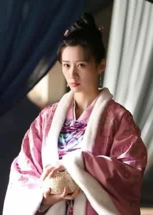 在《知否知否》中她饰演盛家"好兰天团"之一的盛品兰,是剧中难得不与