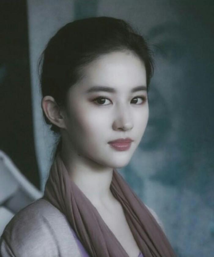 16岁试镜小龙女的刘亦菲才是真仙女,周迅年轻