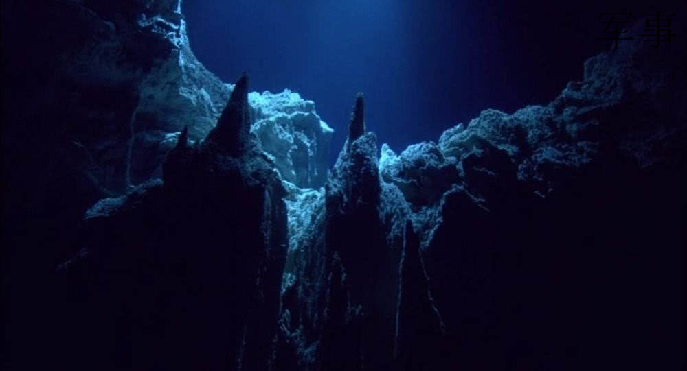 海底10000米有生物存在吗？让科学家带你进入海底看个明白