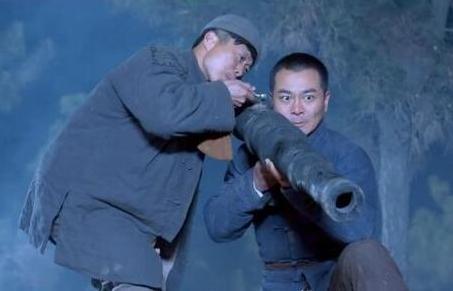 亮剑中，李云龙一次使用3600个手榴弹，这算是神剧吗？