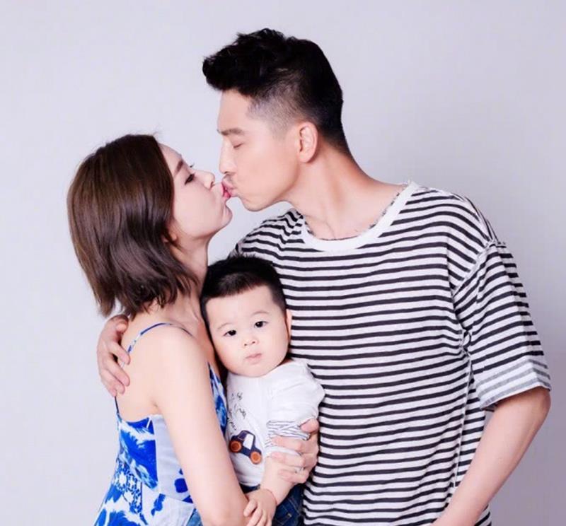 李小萌孩子高烧38.6度,章子怡一句话暖心安慰