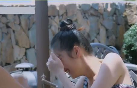 应采儿模仿陈小春求婚的时候,有谁注意到颖儿的表情!网友:呵呵