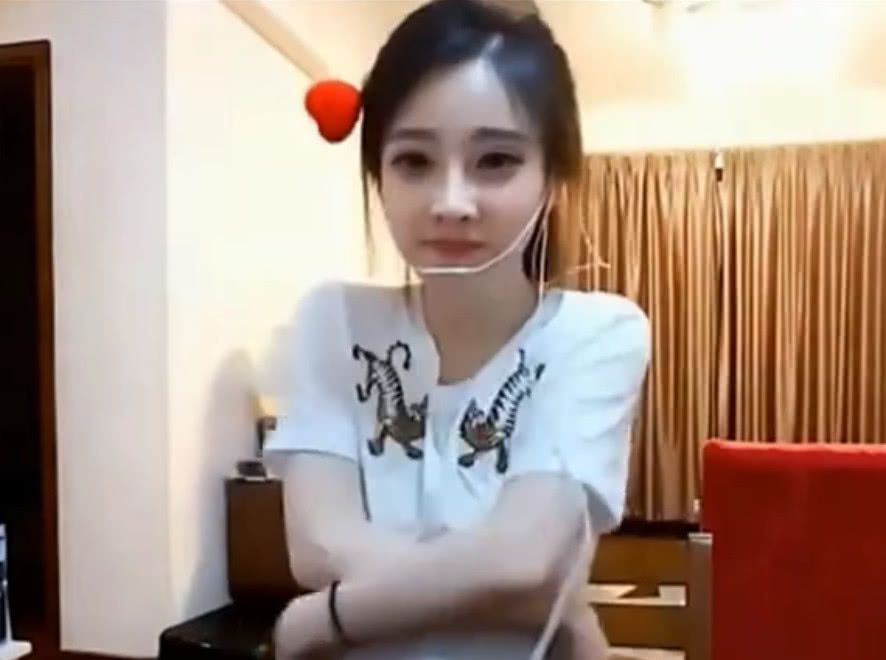 冯提莫内衣_冯提莫内衣照(2)