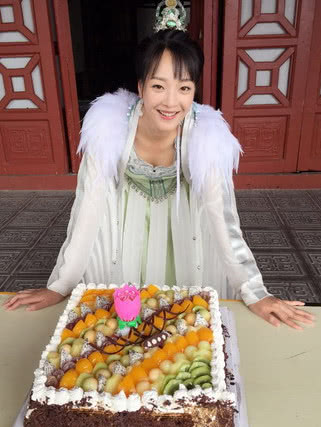 了王丽坤,认出了胡静,却没有认出上官兰心!