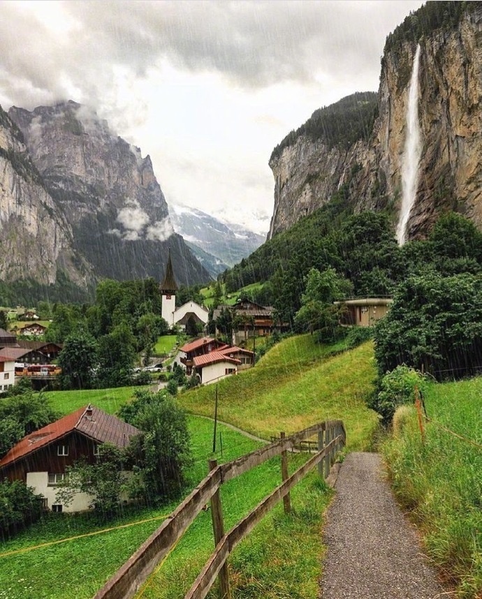 美侖美奐的瑞士小鎮(zhèn) 勞特布魯恩