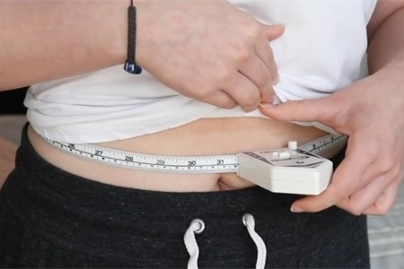 喝醋能减肥?看微胖女孩正常饮食和运动,坚持喝7天苹果醋的改变