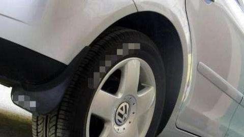 轮胎旁边这个小孔作用很大，不会用车早晚成为废铁，车主：不早说