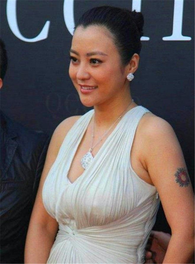 她是邓超前女友,二婚嫁刘烨,如今40岁发福成大妈|郝蕾|邓超|刘烨_新浪
