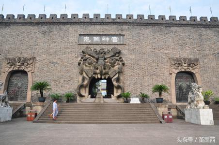 丰都鬼城,名山有山山有名,鬼城无鬼鬼无城!