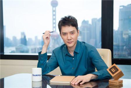 冯绍峰显赫家世曝光,小时候照片看不出是男孩