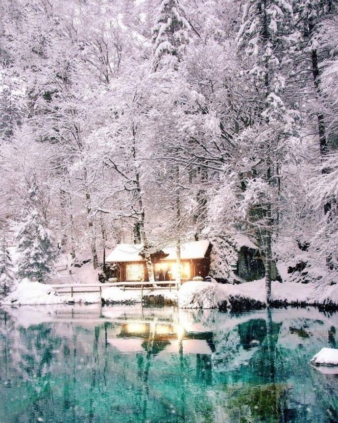 瑞士灯光辉映下的雪景，美得不像话