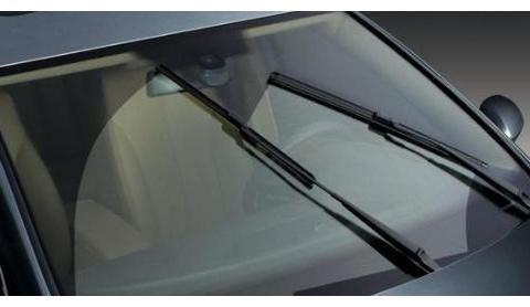 雨刮器刮不净先别换，聪明人一般都有好办法，自己花一块钱搞定！