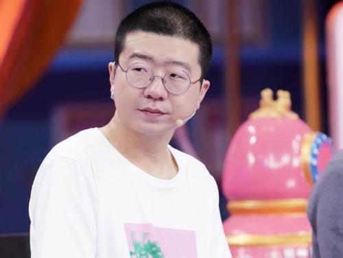 《奇遇人生》中,李诞自曝已婚,跟伴侣的颜值却引热议?