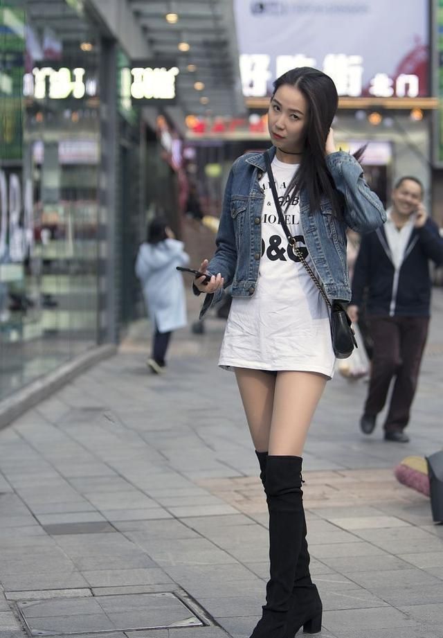 每个女孩都想要一双修长性感的美腿，高筒过膝靴刚好能帮到你