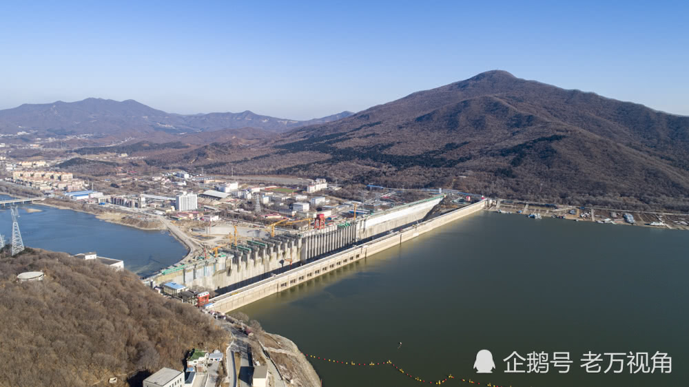吉林市丰满大坝新坝建成旧坝“下岗”了
