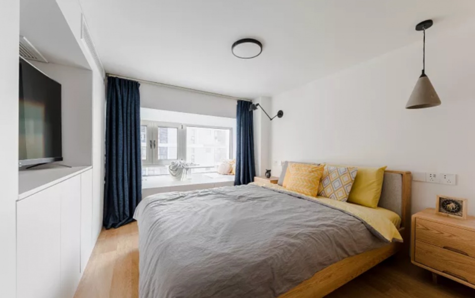 老公坚持厨房吊顶贴镜子,二楼设“玻璃栈道”,完工后我懵了!