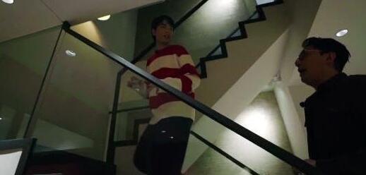 萧敬腾晒8层豪宅,签名定制钢琴,在家遛6只狗和4只猫毫无压力!