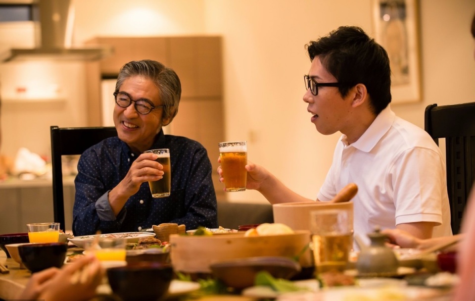 应酬老总_应酬喝酒图片